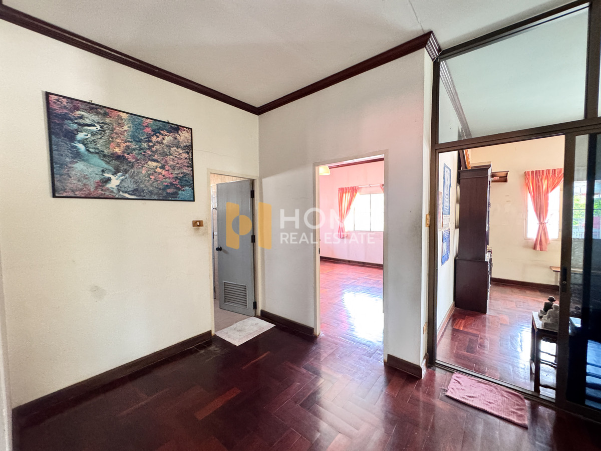 For SaleHousePattaya, Bangsaen, Chonburi : Detached House Amporn Place Sriracha / 5 Bedrooms (For Sale), Detached House Amporn Place Sriracha / 5 Bedrooms (FOR SALE) YEAN155