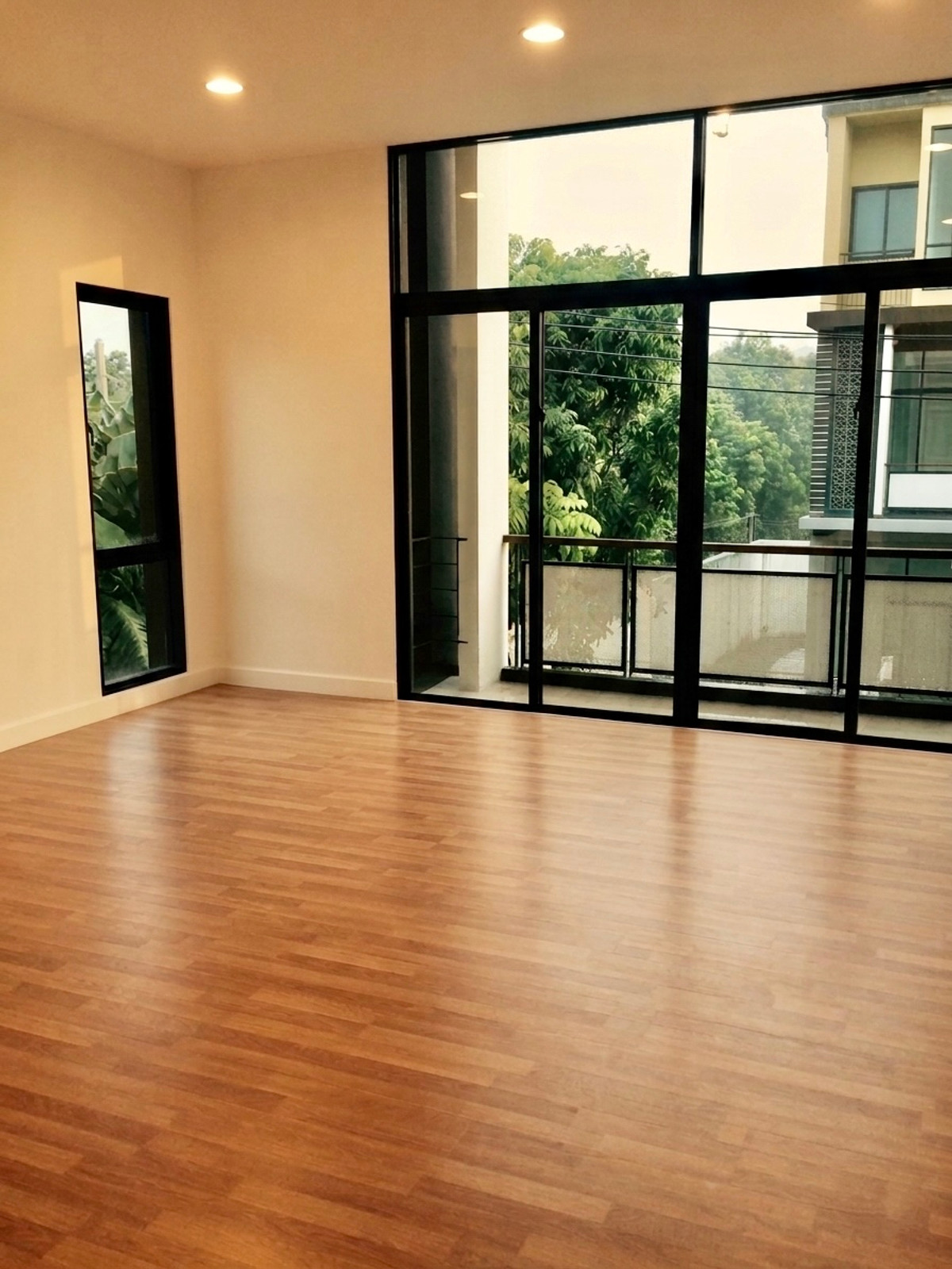 ขายทาวน์โฮมบางซื่อ วงศ์สว่าง เตาปูน : ฟลอร่า วงศ์สว่าง / 4 ห้องนอน (ขาย), Flora Wongsawang / 4 Bedrooms (FOR SALE) BNS040