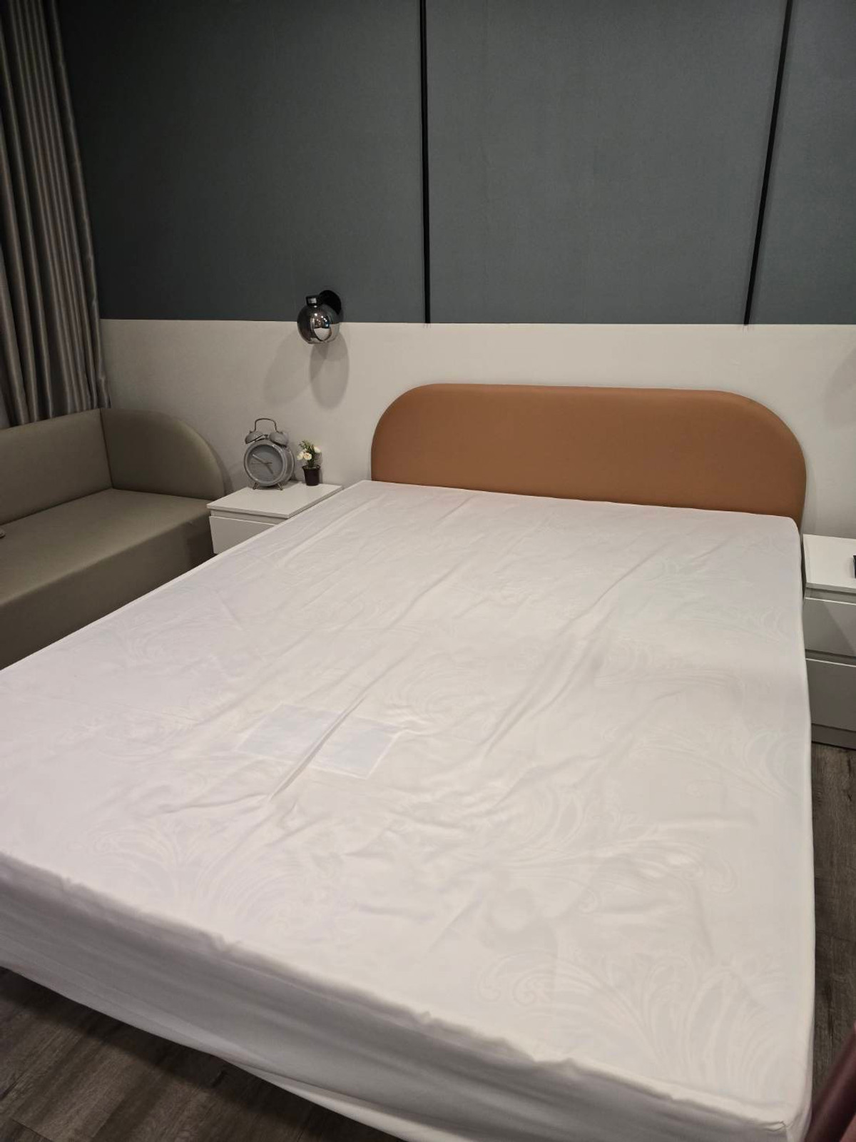 For RentCondoRatchadapisek, Huaikwang, Suttisan : Condo for rent, convenient travel, a few minutes from the Huai Khwang MRT, fully furnished. Ready to move in immediately.   **Minimum rental contract 1 year.