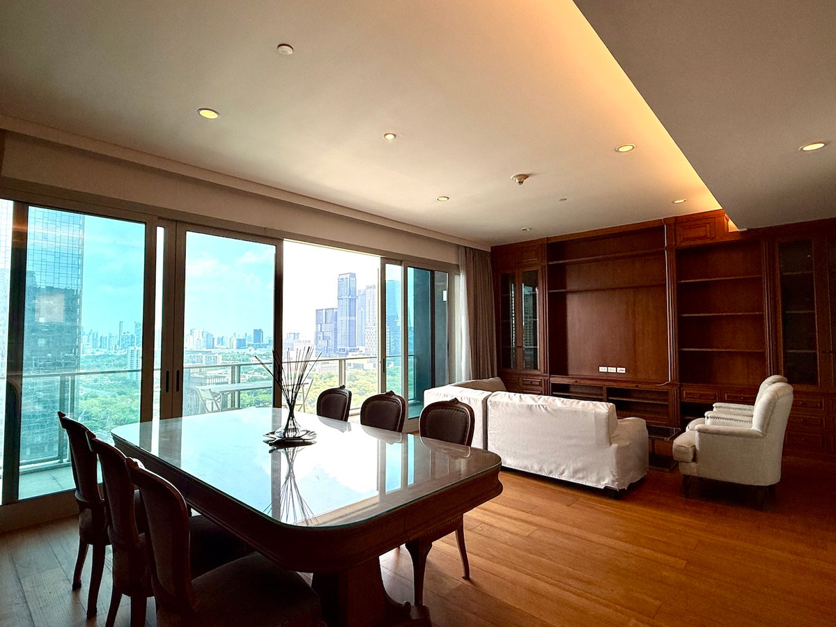 ให้เช่าคอนโดวิทยุ ชิดลม หลังสวน : คอนโด super luxury 3 ห้องนอน บนถนนราชดำริ 