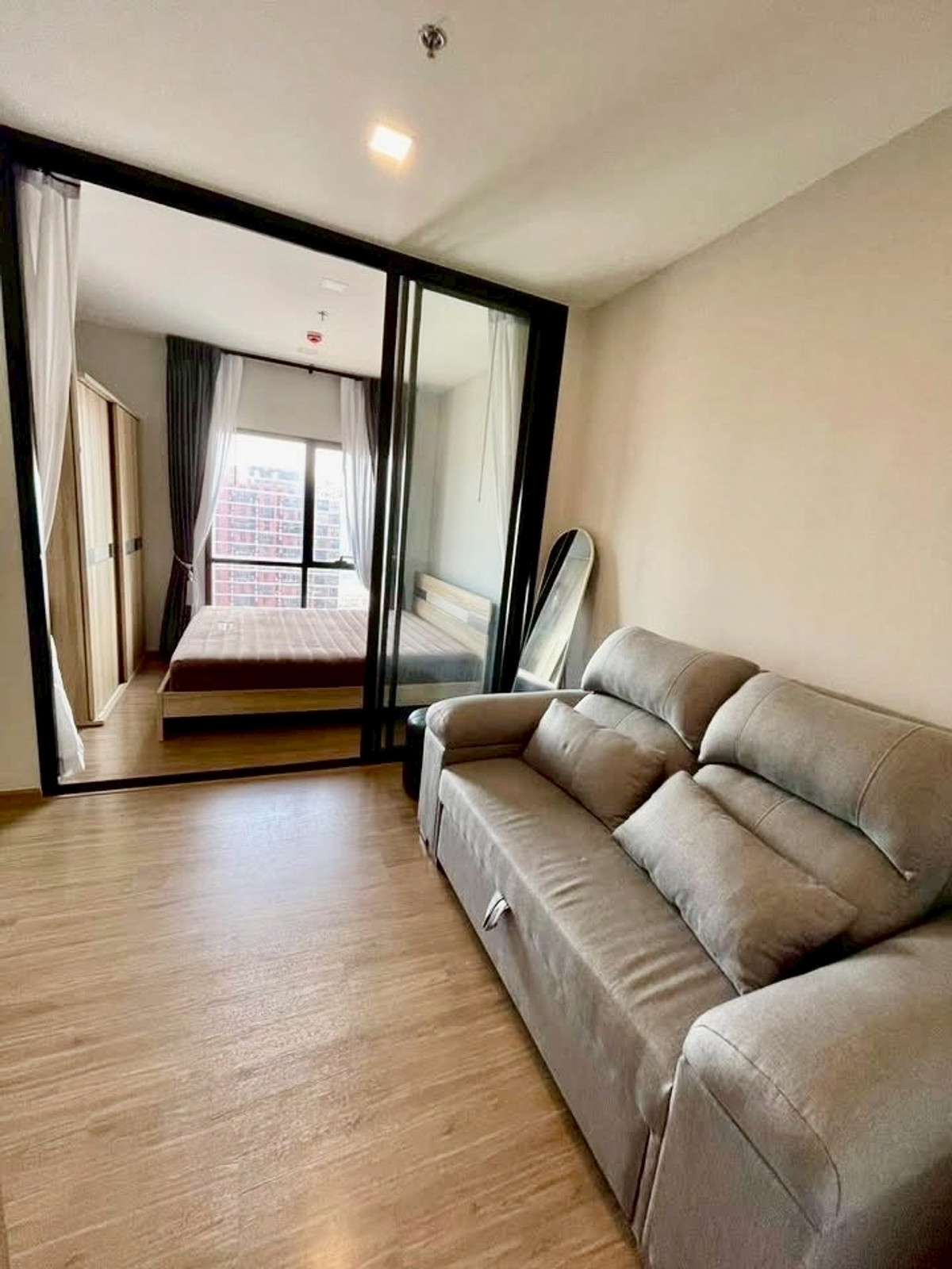 For RentCondoRamkhamhaeng, Hua Mak : 🐶🐱 For Rent: Metris Rama 9 - Ramkhamhaeng | Pet-Friendly Condo 🐾 A cozy and stylish home where you can live happily with your pets 💖