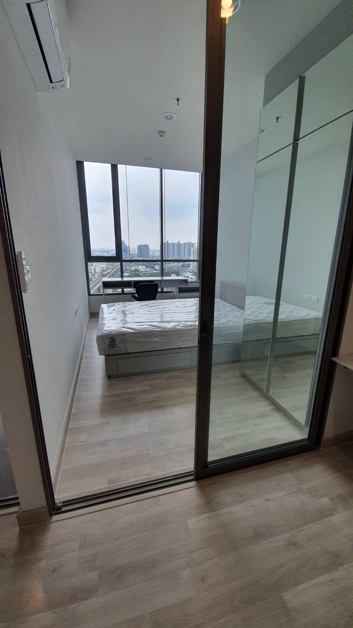 ให้เช่าคอนโดบางซื่อ วงศ์สว่าง เตาปูน : #E381🎉060469 ให้เช่าคอนโด Niche Pride Tao Poon - Interchange