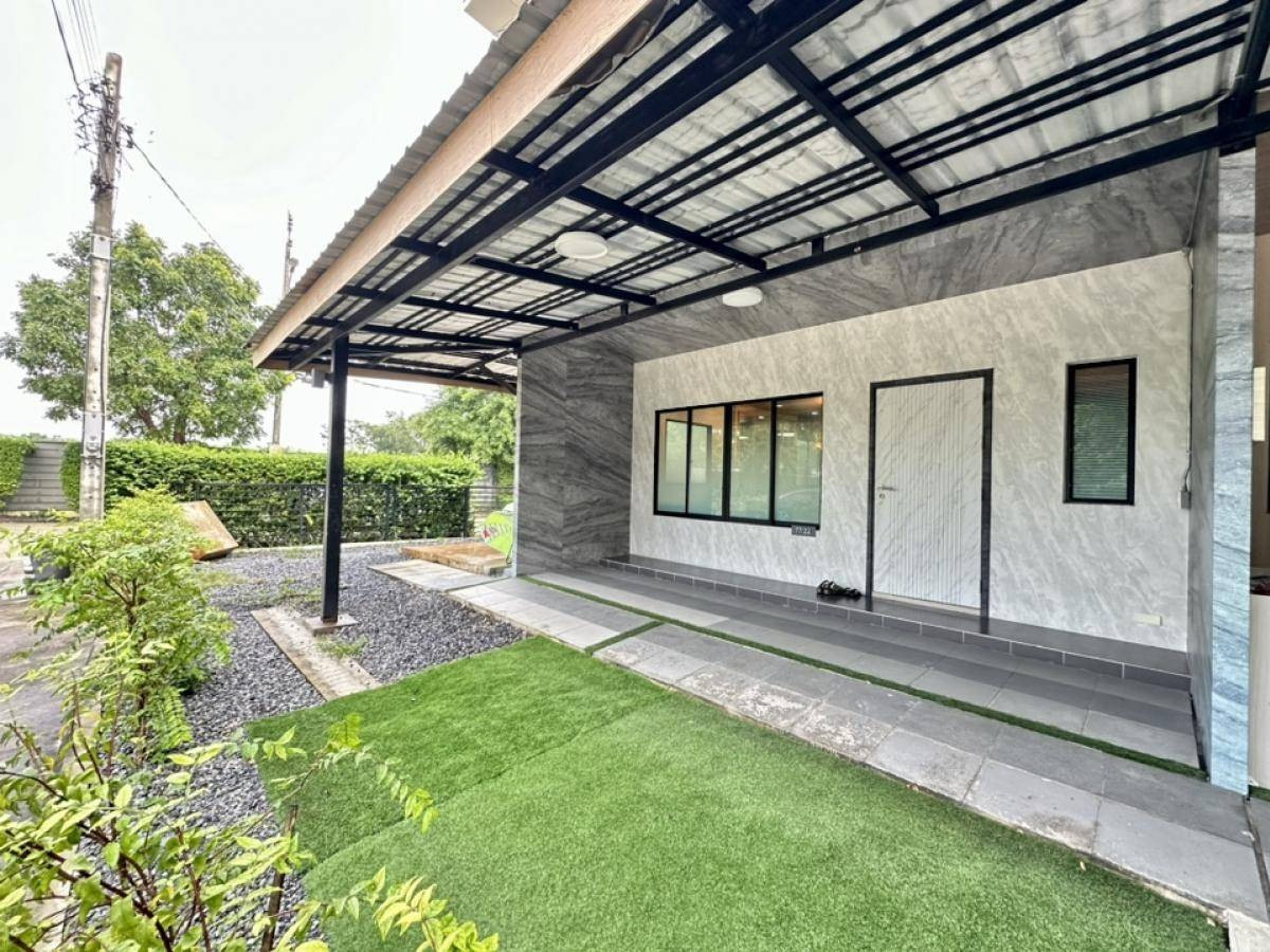 For RentTownhomeChaengwatana, Muangthong : Townhome for rent, The Connect 41 Chaengwattana - Tiwanon, near Impact Muang Thong Thani, only 5 minutes.