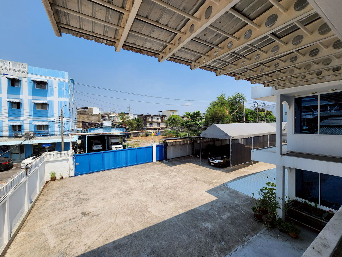 ขายบ้านนวมินทร์ รามอินทรา : ขายที่ดินพร้อมบ้านออฟฟิศ 378 ตร.วา แปลงมุม ติดรถไฟฟ้าสายสีชมพู สถานี กม.6 