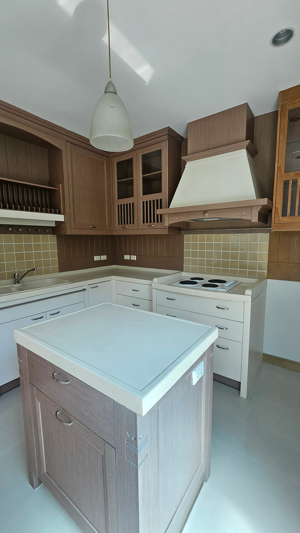 For SaleHouseRama5, Ratchapruek, Bangkruai : Single house for sale Laddarom Elegance Village, near Rama 5 Ratchaphruek Roundabout.