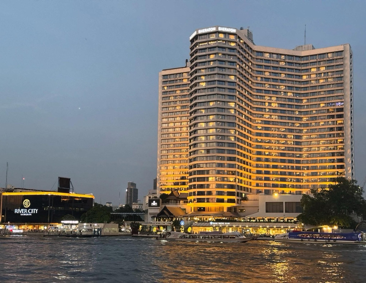 For SaleHotel&Apartment BusinessWongwianyai, Charoennakor : Boutique style hotel for sale along the Chao Phraya River, valuable architecture, suitable for foreign business owners, executives, millionaires in Thailand and abroad.