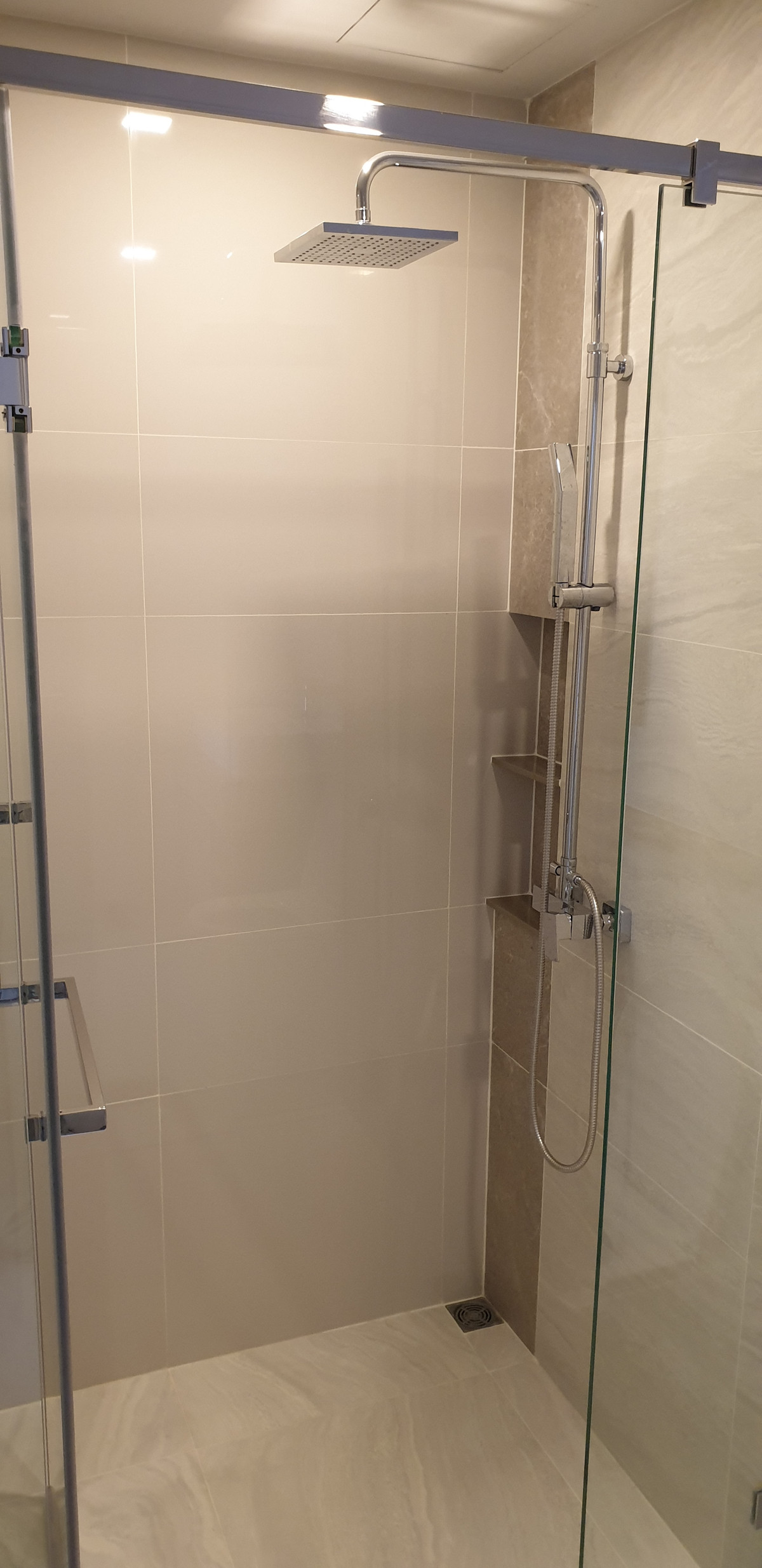 ให้เช่าคอนโดสุขุมวิท อโศก ทองหล่อ : 🔥 2 ห้องนอน Rare Unit ใกล้ BTS เอกมัย | Quintara สุขุมวิท 42 | วิวสระ ห้องหัวมุม 🔥