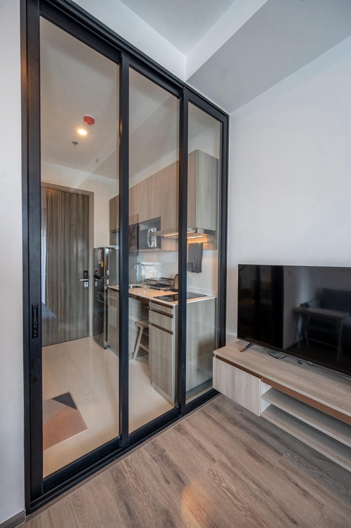 For RentCondoOnnut, Udomsuk : [For Rent] Knightsbridge Prime Onnut Condo @BTS On-Nut. Good location 16,500 baht/month. Beautiful unit. Safe from Earthquake incident.