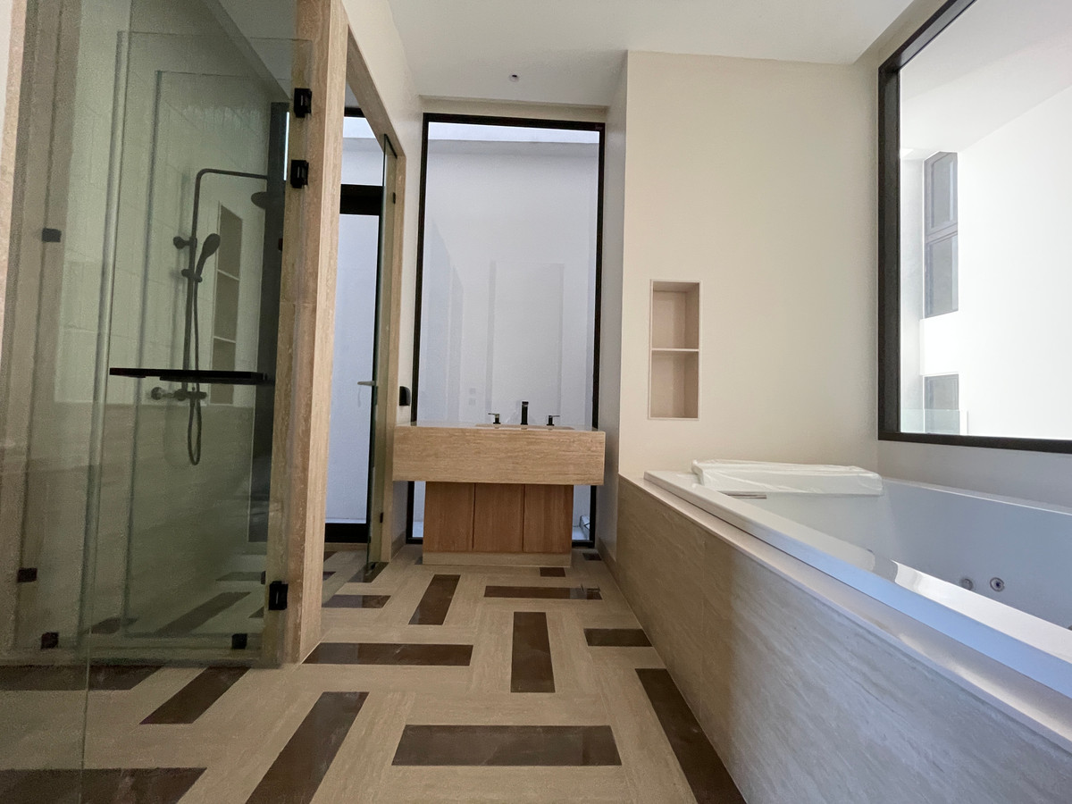 ขายบ้านเลียบทางด่วนรามอินทรา : 🔥 EXCLUSIVE PROMOTION 🔥โอกาสสุดท้ายในการครอบครองในราคาพิเศษที่สุด [ขาย] 💎 Ultra Luxury Show Unit | ELIVA Ekkamai - Eastville 💎 บ้านเดี่ยวหรู 3 ชั้น ดีไซน์ Mid-Century Modern — ความเป็นส่วนตัวสูงสุดเพียง 4 ยูนิตในโครงการ!