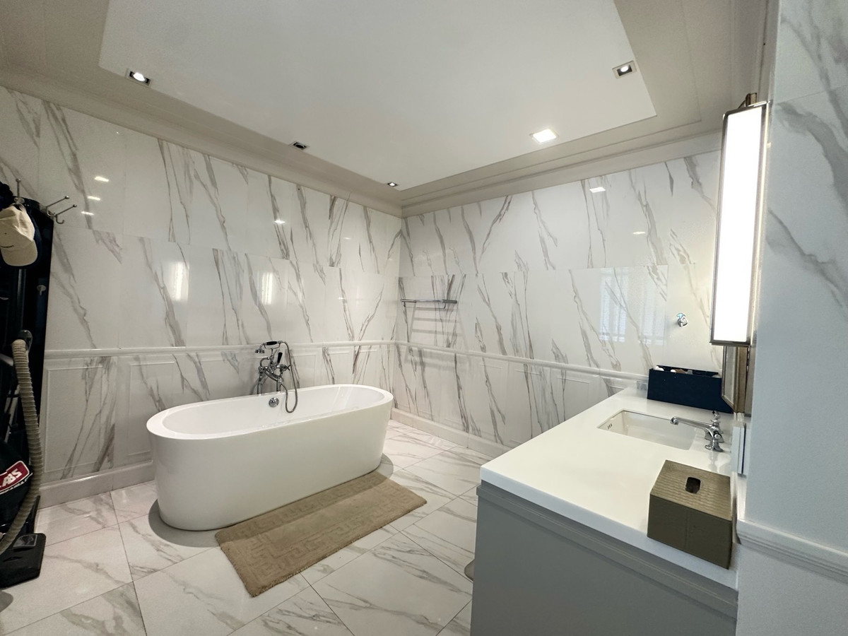 For RentHouseChaengwatana, Muangthong : Golden opportunity‼️ Open for rent, luxury house Location: Muang Thong Thani, Soi Project 5, Impact Chaengwattana, Pink Line MRT, IMPACT Station.