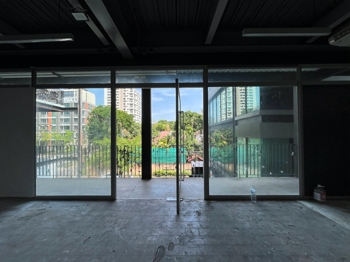 ให้เช่าร้านค้า/ตลาดนัดสุขุมวิท อโศก ทองหล่อ : ปล่อยเช่า พื้นที่ธุรกิจ 50 ตารางเมตร @ ทองหล่อ ทำเลดี มีที่จอดรถ และ Valets Parking | For Rent - Commercial Space at Thonglor Sukhumvit by Sizing 50 SQM