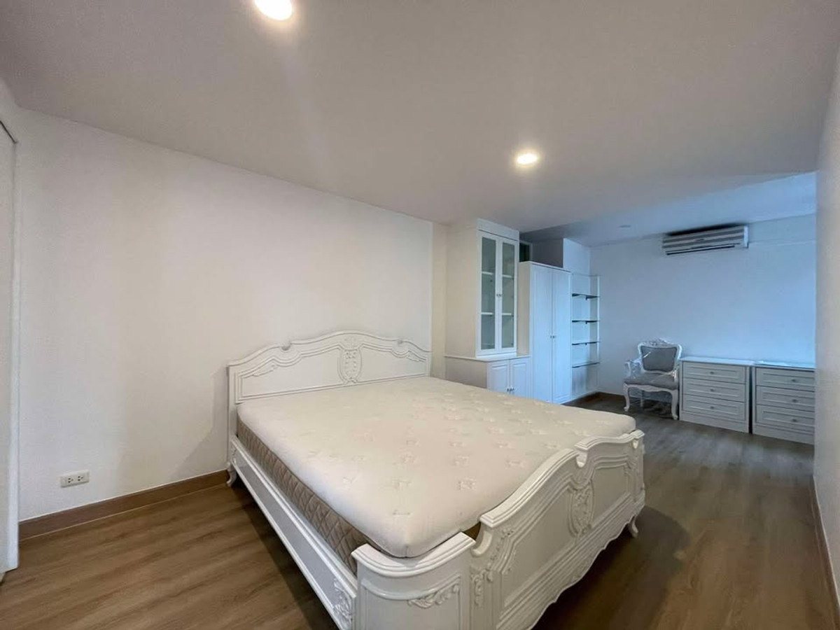 ให้เช่าคอนโดสุขุมวิท อโศก ทองหล่อ : ให้เช่าคอนโด D.S. Tower 2 สุขุมวิท 39 (125 ตร.ม.) 3 นอน 2 น้ำ พร้อมอยู่