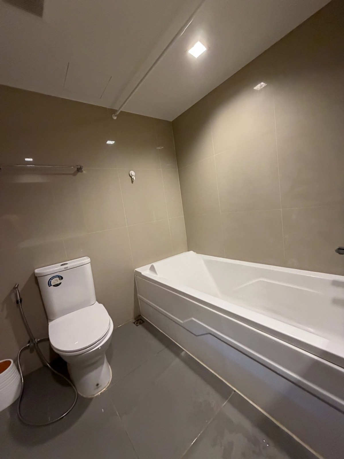 ให้เช่าคอนโดอ่อนนุช อุดมสุข : [ให้เช่า] IDEO Sukhumvit 93 (ไอดีโอ สุขุมวิท 93)
ติด BTS บางจาก 0 เมตร เดินทางเข้าเมืองสะดวกสุดๆ
รายละเอียดห้อง:
