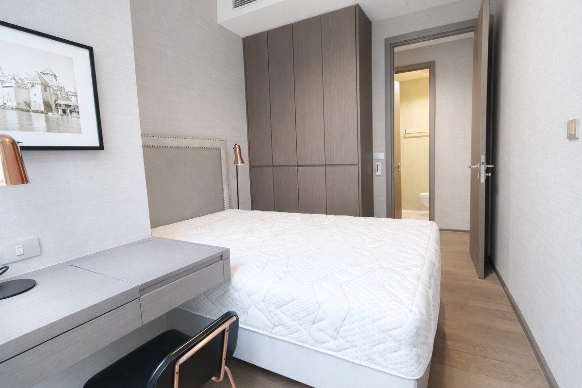 ขายคอนโดสาทร นราธิวาส : ขายด่วน The Diplomat Sathorn ห้องใหญ่ 2 ห้องนอน สุดพรีเมียม แต่งครบ พร้อมอยู่ นัดหมายเข้าชมทัก 063-616-5390