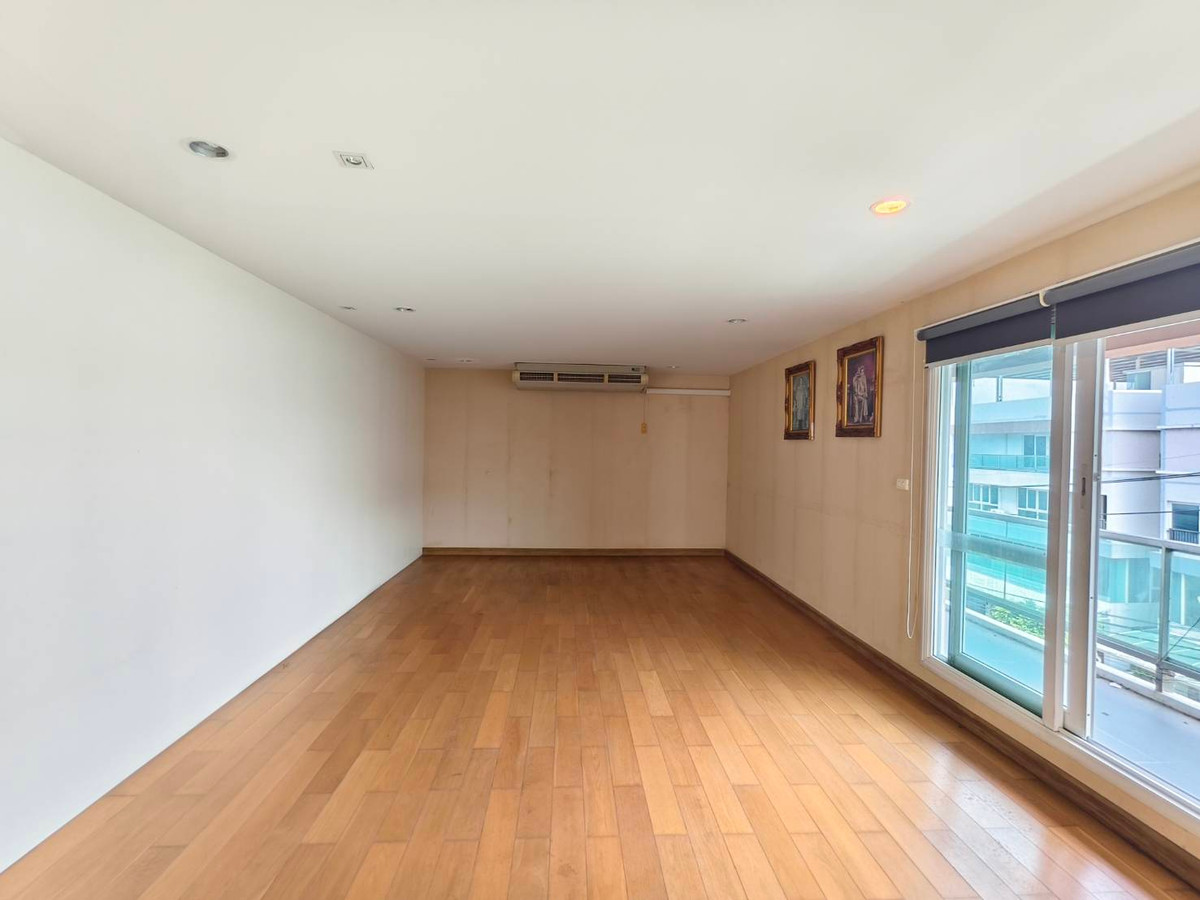 Home OfficeLadkrabang, Suwannaphum Airport : For sale/rent 4-story home office next to The Terminal Suvarnabhumi project, has a built-in elevator, near Suvarnabhumi Airport.