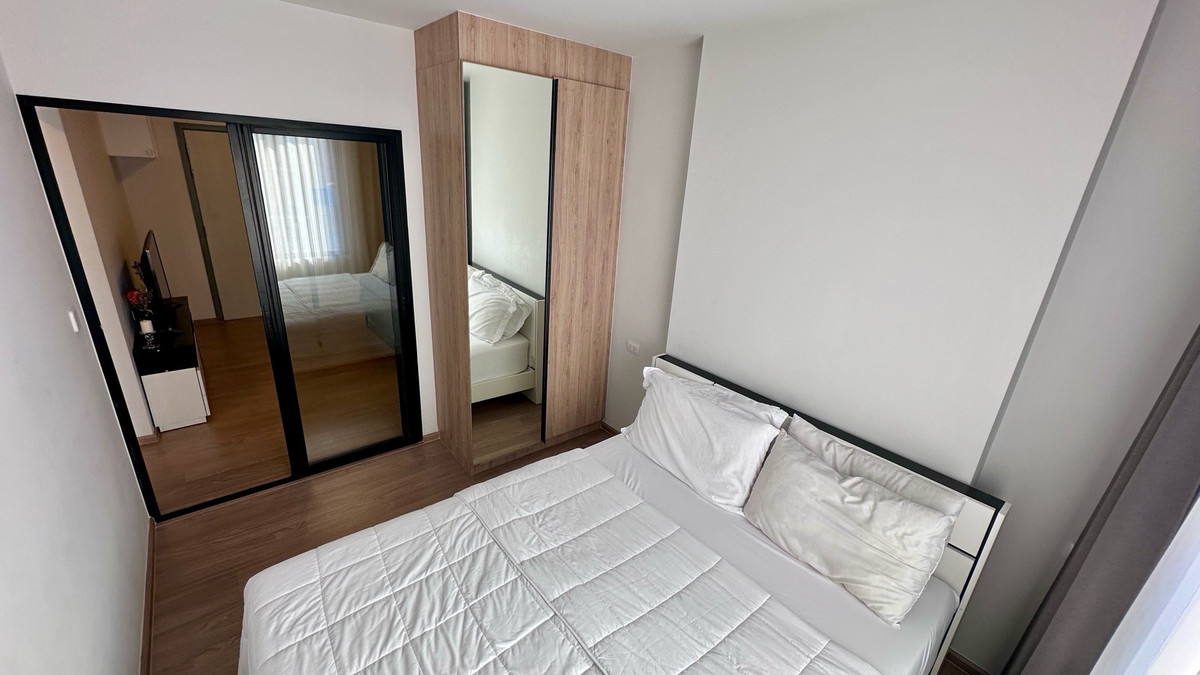 For RentCondoPinklao, Charansanitwong : Condo for rent, Chewathai Pinklao, near Siriraj, near Thammasat University, Tha Phrachan.