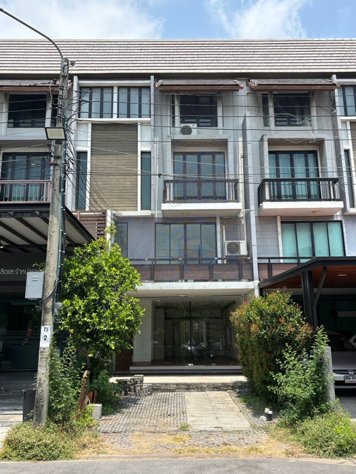 For RentHome OfficeOnnut, Udomsuk : 🏠 Ariya Mandarina Sukhumvit 77 – 4-Storey Townhome Near BTS On Nut (15 Minutes) #renthomeoffice