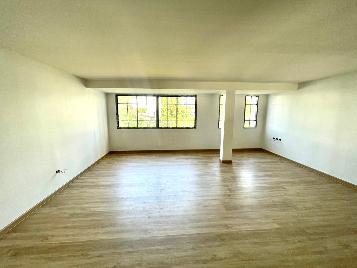 For RentTownhomeSukhumvit, Asoke, Thonglor : Townhouse for rent near Sukhumvit 31, can be used as a home office. Newly renovated, ready to move in