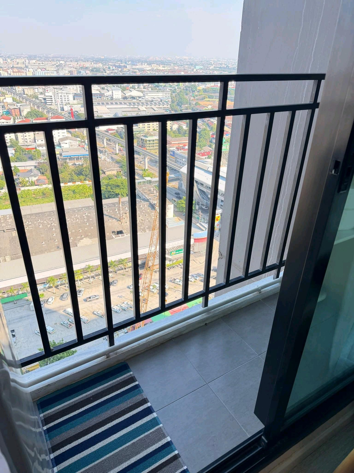 For RentCondoSamut Prakan,Samrong : ✨ Beautiful room, high floor, open view, ready to move in, very good price, good location, convenient travel 🚝 near MRT Thipwan / BTS Samrong.