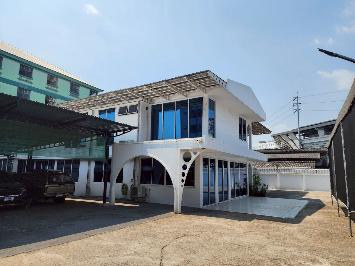 ขายบ้านนวมินทร์ รามอินทรา : ขายที่ดินพร้อมบ้านออฟฟิศ 378 ตร.วา แปลงมุม ติดรถไฟฟ้าสายสีชมพู สถานี กม.6 