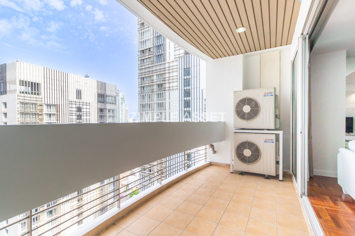 For RentSukhumvit, Asoke, Thonglor : Line ID: @zimple_asset  A luxurious residential in Sukhumvit 24. Fully furnished with complete facilities, offering a comfortable “home-like” atmosphere in a prime location with convenient access to BTS and shopping center. Pet friendly🐶