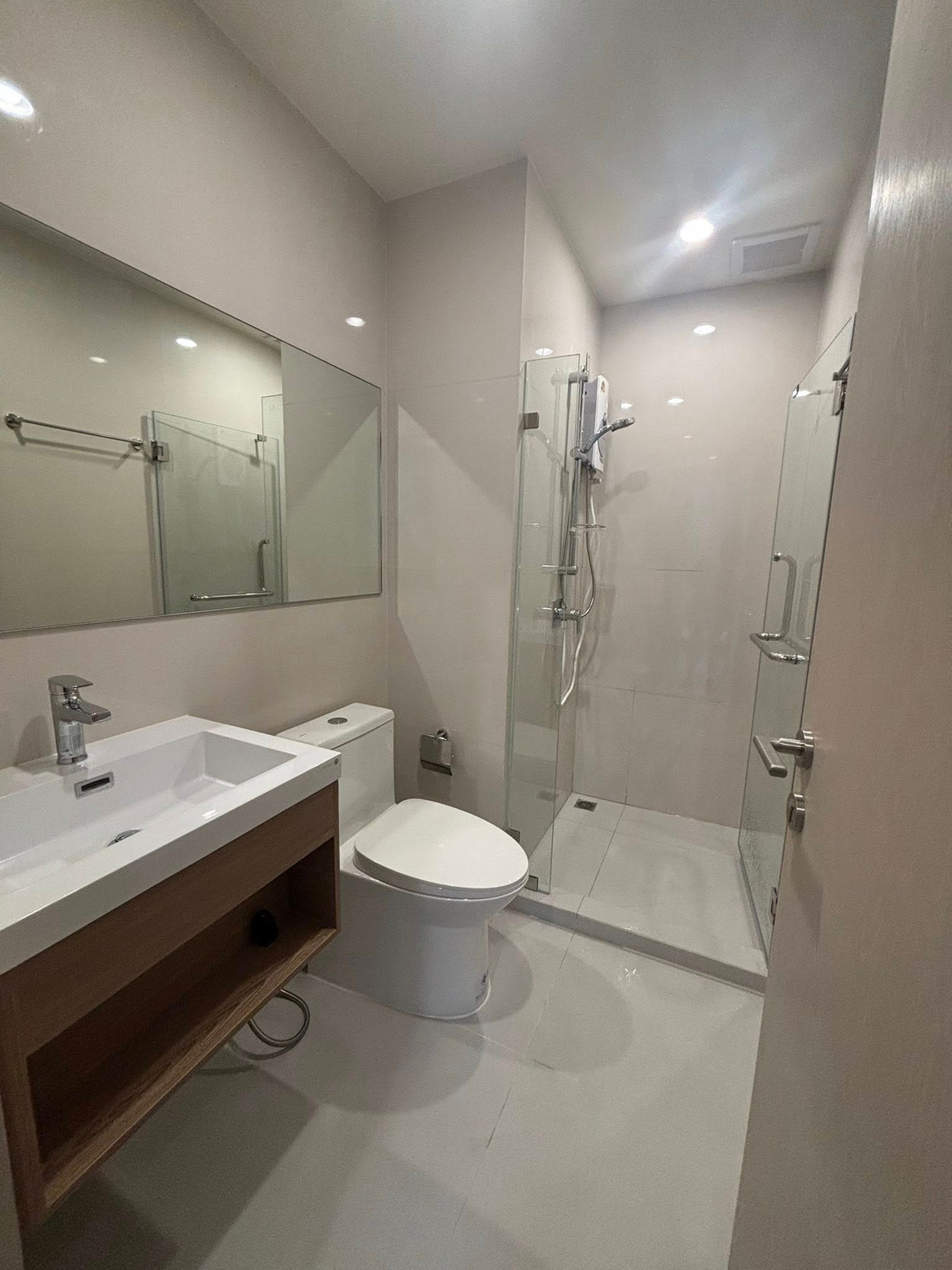 ให้เช่าคอนโดปิ่นเกล้า จรัญสนิทวงศ์ : ⭐️ ️NUE Noble Fai Chai - Wang Lang ⭐️  1ห้องนอน 1 ห้องน้ำ ห้องสวย มีเฟอร์นิเจอร์และเครื่องใช้ไฟฟ้าครบ