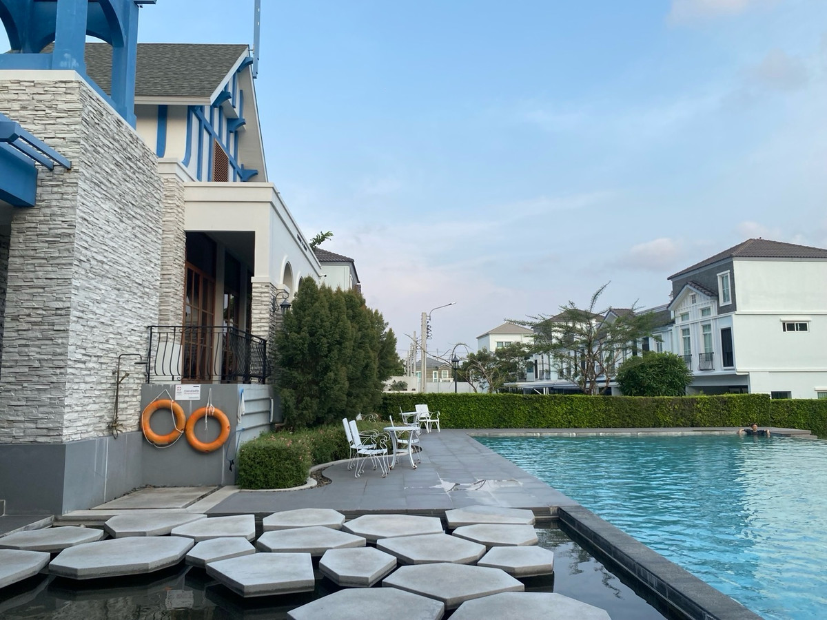 ให้เช่าทาวน์โฮมบางนา แบริ่ง ลาซาล : ให้เช่า| For rent ทาวน์โฮม 2-3 ห้องนอน หลังบ้านต่อเติมห้องเพิ่ม กว้างมาก+ติดแอร์ สามารถเพิ่มเติมเฟอร์นิเจอร์ได้ บ้านทำเลดี ตรงข้าม Mega Bangna หมู่บ้านสุดฮิต📍 Indy บางนา-รามคำแหง2 👍🏻