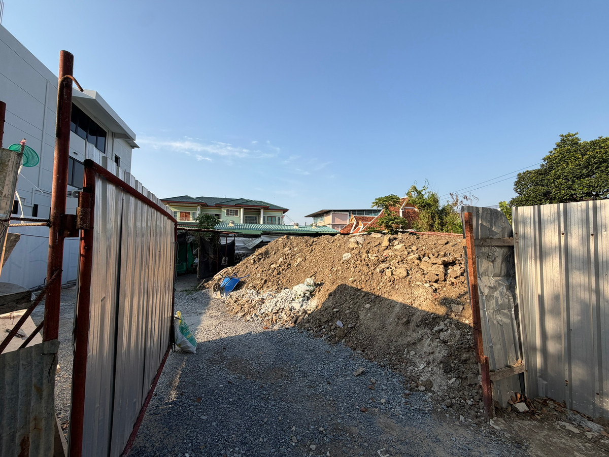 ให้เช่าที่ดินปิ่นเกล้า จรัญสนิทวงศ์ : ให้เช่า ที่ดินติดถนนอินทราวาส ขนาด 160ตรว.