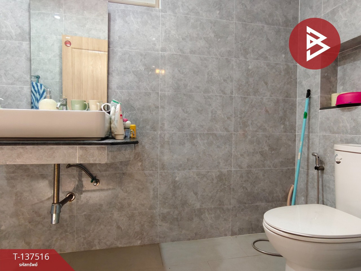 For SaleHouseNakhon Pathom : Semi-detached house for sale, Krisana Gardenhome Village, Phutthamonthon Sai 5 (Krisana Gardenhome), Sam Phran, Nakhon Pathom.