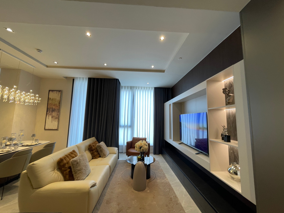 ขายคอนโดสุขุมวิท อโศก ทองหล่อ : [THE CROWN JEWEL] 3-Bedroom Rare Unit @ Hyde Heritage Thonglor – ชีวิตเหนือระดับบนชั้น 31 วิวขอบฟ้าทิศเหนือ นิยามใหม่ของคำว่า "บ้าน" ใจกลางสุขุมวิท-ทองหล่อ พบกับห้องหลุดจำหน่ายขนาดใหญ่พิเศษ 135.96 ตร.ม. บนชั้น 31 ที่มอบความเป็นส่วนตัวสูงสุดและทั