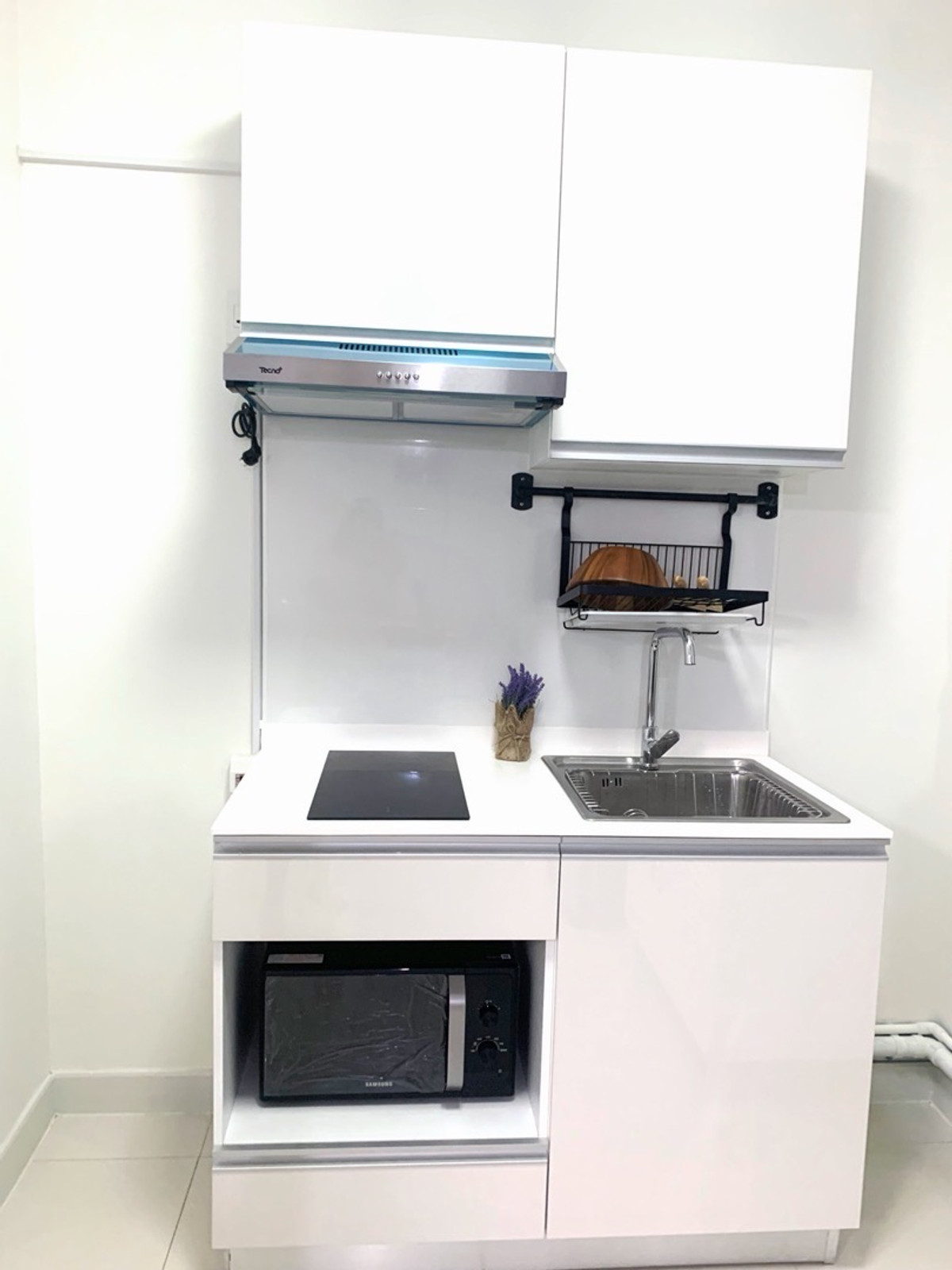 ให้เช่าทาวน์โฮมนวมินทร์ รามอินทรา : (Hold) (owner’s post) ⭐️ ทาวน์โฮม 3 ห้องนอน 2 ห้องน้ำ 2 จอดรถ หน้ากว้าง 21 ตารางวา เฟอร์นิเจอร์ครบ Fully Furnished 💥 The Connect 20 ทางด่วนวัชรพล 🔥 ทำเลใกล้ทางด่วน (รามอินทรา-อาจณรงค์ และจุดขึ้นลงทางด่วนสุขาภิบาล 5 ,จตุโชติ) 🚊ใกล้รถไฟฟ้าสายสีเขียว