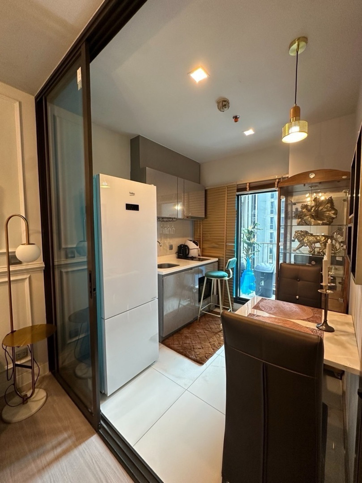 ให้เช่าคอนโดพระราม 9 เพชรบุรีตัดใหม่ RCA : 🛋️ไลฟ์ อโศก-พระราม9 ห้องสวยแต่ครบ พร้อมอยู่ ราคาดี✨