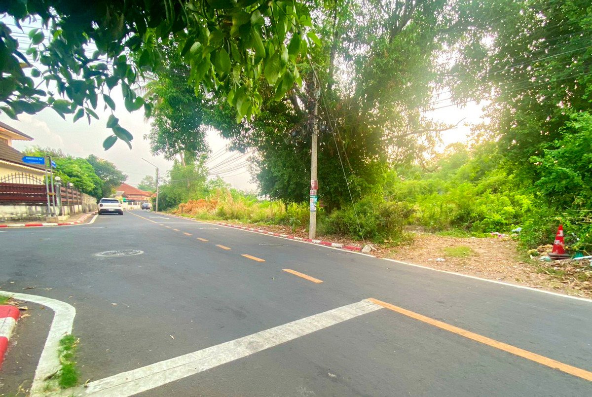 ขายที่ดินอุบลราชธานี : ที่ดินเขตเทศบาลวารินชำราบ   จังหวัดอุบลราชธานี ทำเลดี น่าลงทุน