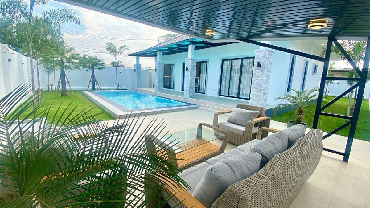 For SaleHousePattaya, Bangsaen, Chonburi : Luxury Pool Villa for Sale Huai Yai, Brand New House with Private Pool Near Sukhumvit Road and Jomtien Beach, Ideal for Investment and Daily Rental