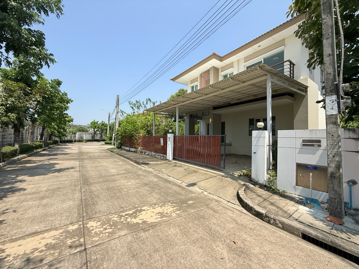 For SaleHouseRathburana, Suksawat : Complete functions, all in one house, large house up to 83 sq m. Saransiri Pracha Uthit - Suksawat Location next to the main road
