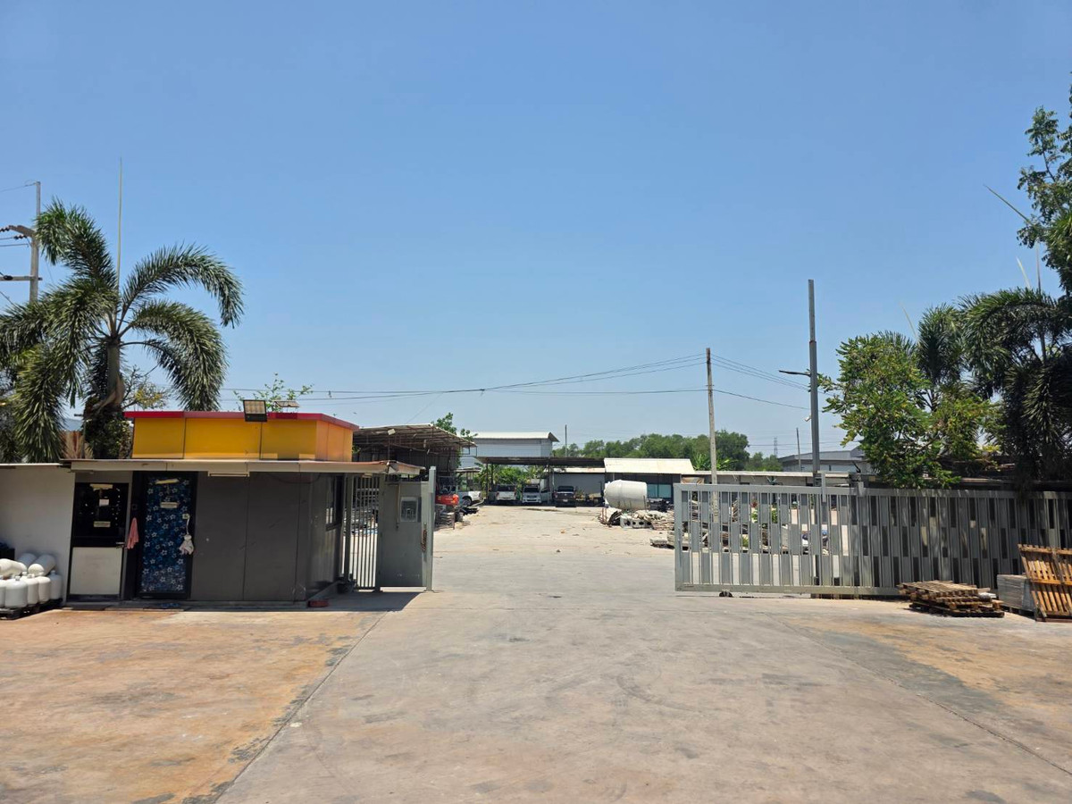 For SaleFactoryNonthaburi, Bang Yai, Bangbuathong : Land for sale with warehouse, factory, office and worker housing, price only 48 million baht.