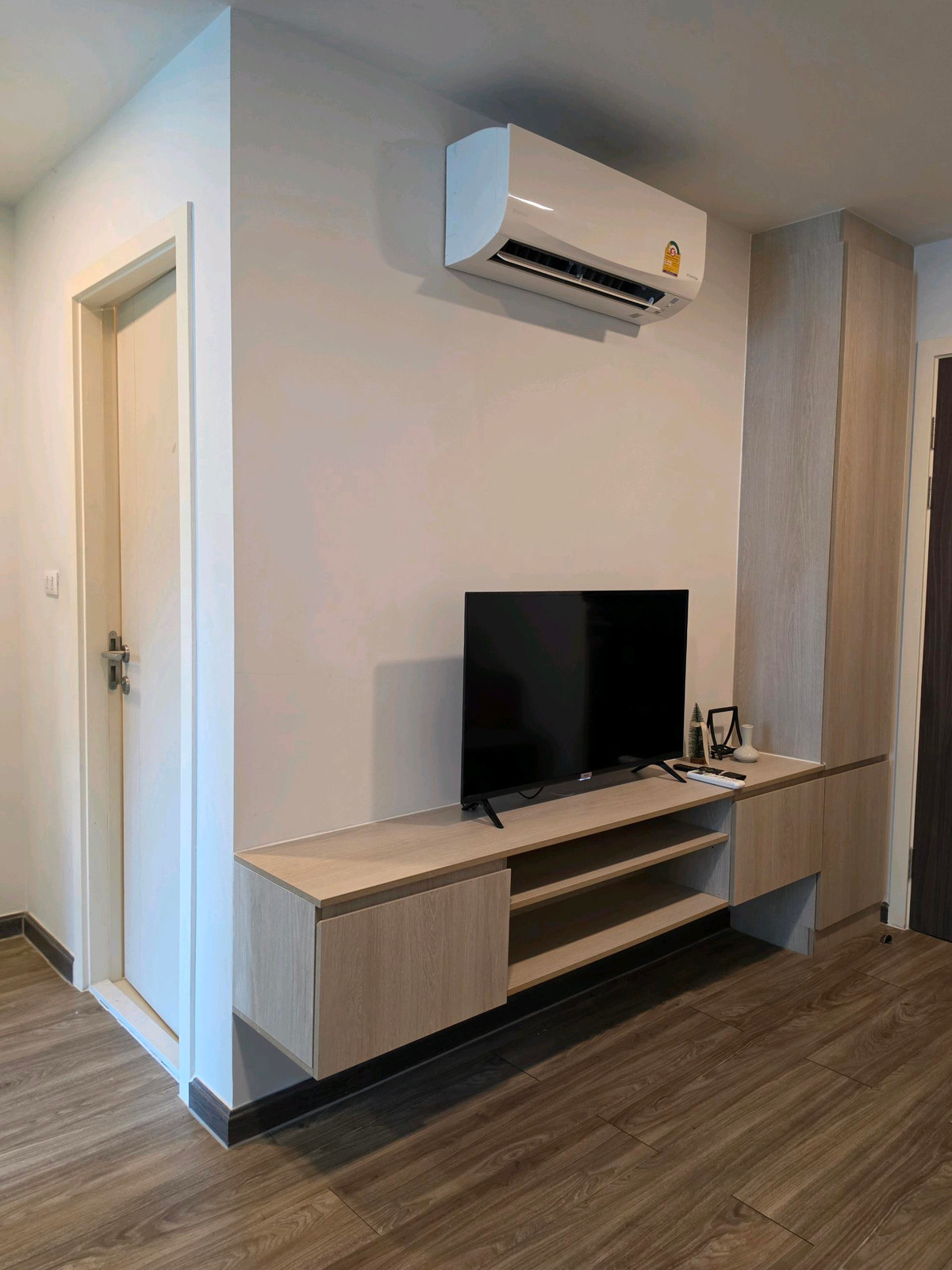 For RentCondoRatchadapisek, Huaikwang, Suttisan : 🚩For Rent: The Collect Ratchada 32 / 28 Sqm. / 3 fl. / Garden View