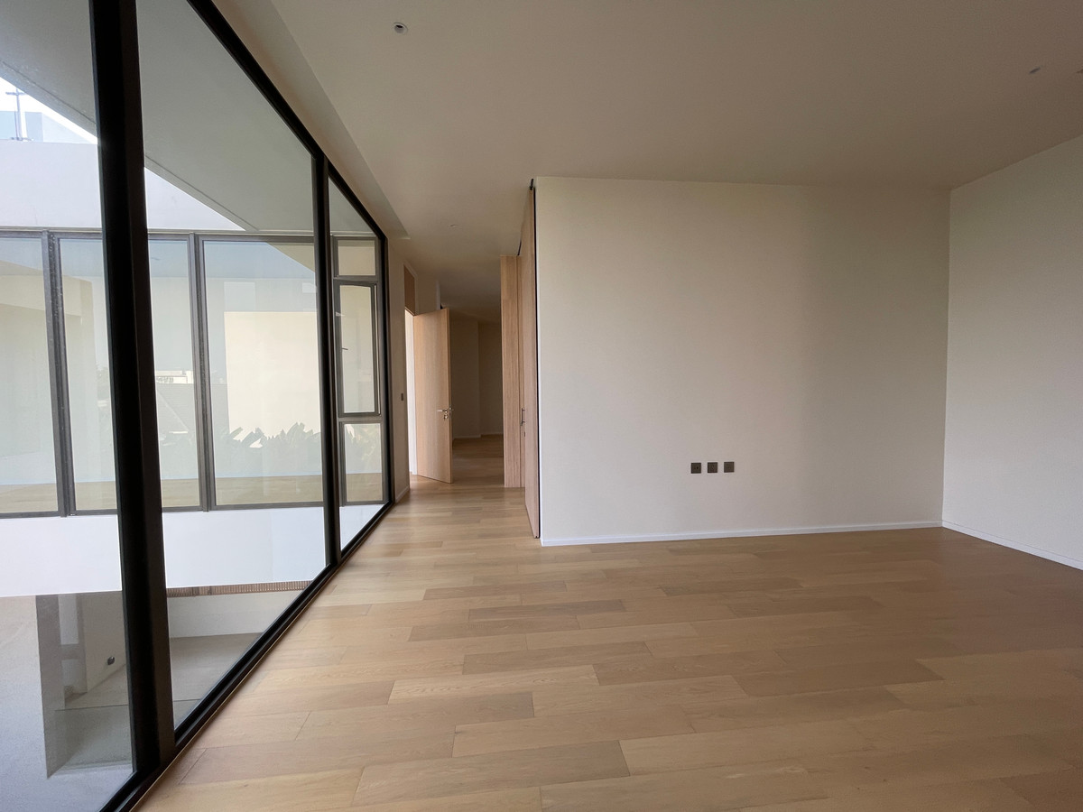 ขายบ้านเลียบทางด่วนรามอินทรา : 🔥 EXCLUSIVE PROMOTION 🔥โอกาสสุดท้ายในการครอบครองในราคาพิเศษที่สุด [ขาย] 💎 Ultra Luxury Show Unit | ELIVA Ekkamai - Eastville 💎 บ้านเดี่ยวหรู 3 ชั้น ดีไซน์ Mid-Century Modern — ความเป็นส่วนตัวสูงสุดเพียง 4 ยูนิตในโครงการ!