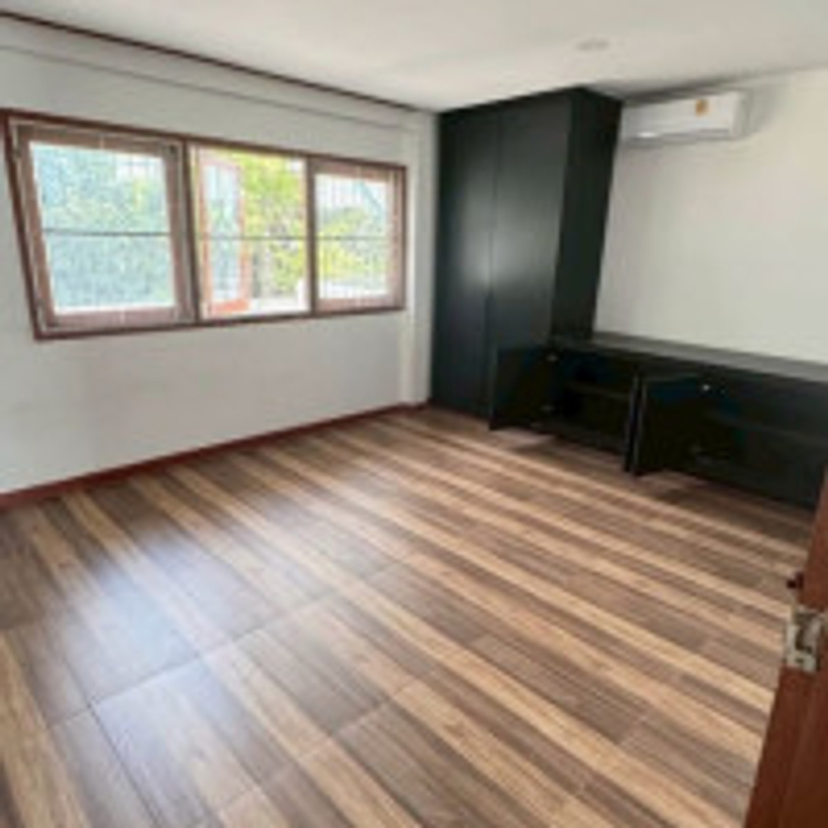 ขายบ้านพัฒนาการ ศรีนครินทร์ : บ้านเดี่ยว เมืองทอง 2 โครงการ 3 พัฒนาการ ที่ดินใหญ่ 90 ตร.ว. 5 นอน 4 น้ำ 15.5 ล้าน ทำเลดีสวนหลวง เงียบสงบเป็นส่วนตัว ใกล้สวนหลวง ร.9 และรถไฟฟ้า 