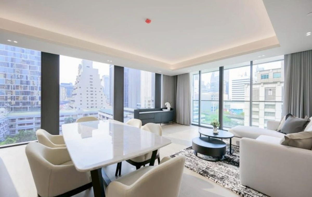 For RentCondoWitthayu, Chidlom, Langsuan, Ploenchit : Luxury Condo for Rent Chidlom | Pet-Friendly Luxury | Near BTS Chidlom | 170,000 THB/Month