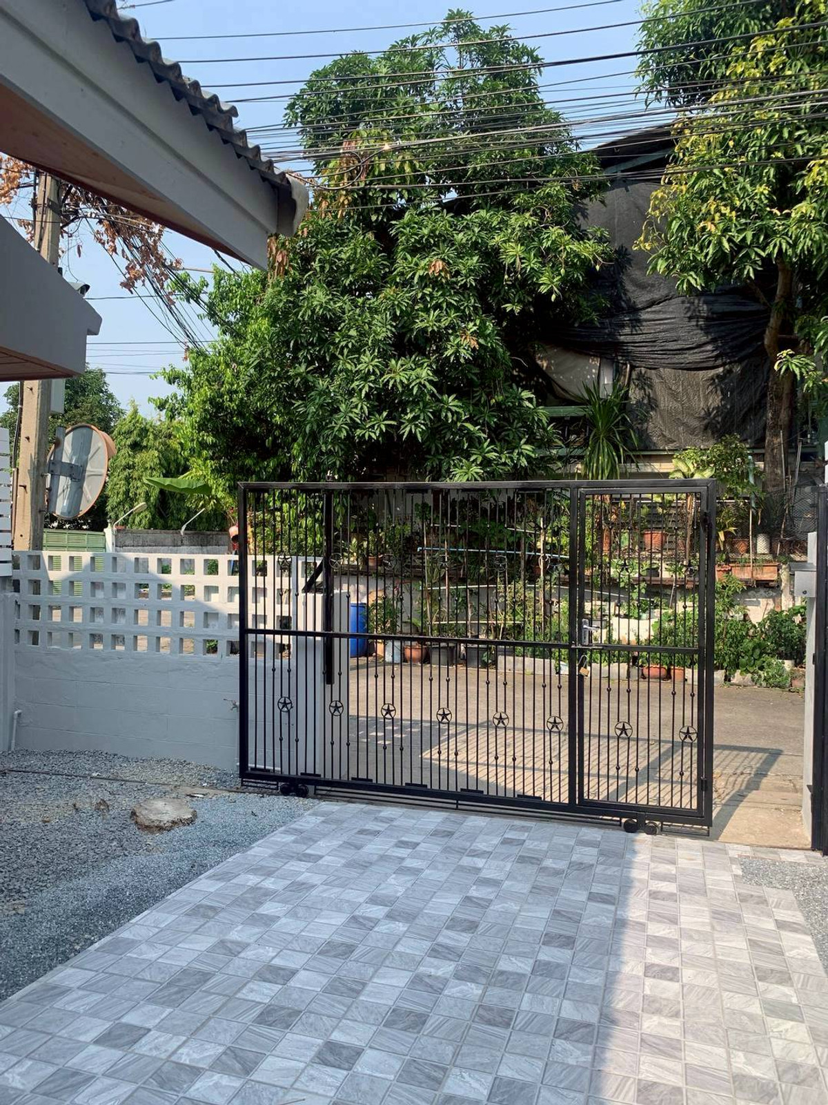 For SaleHouseMin Buri, Romklao : 1-story twin house for sale, area 33 sq m., Chuan Chuen Village, Soi Chuan Chuen 13, Ramkhamhaeng Road 102, Saphan Sung, near Ramkhamhaeng University, NIDA, Top Supermarket, Golden. Place, Sammakorn Place The Mall Bangkapi
