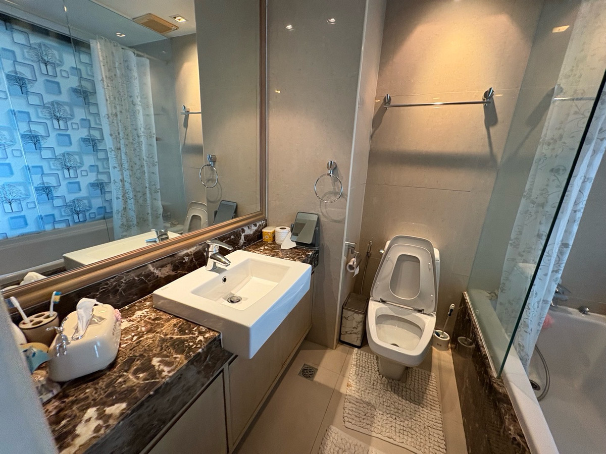 ขายคอนโดสาทร นราธิวาส : 🔥Sell 3BR 4BR+ 1Maid🔥Floor33🔥223sqm🔥29M🔥