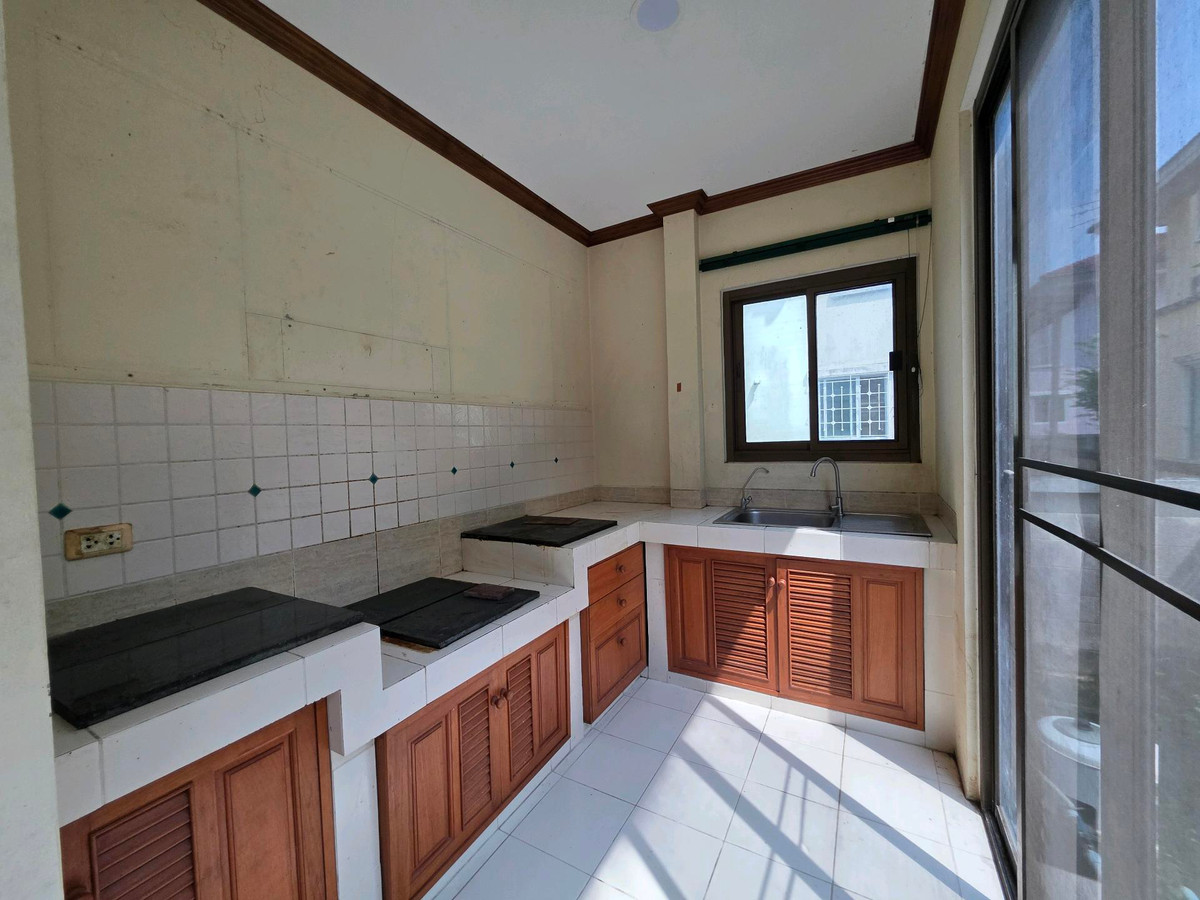 For SaleHousePathum Thani,Rangsit, Thammasat : 2-storey detached house for sale, 55 sq m, Chaiyaphruek Village 2, Tiwanon - Wongwaen, get a corner house, best price.