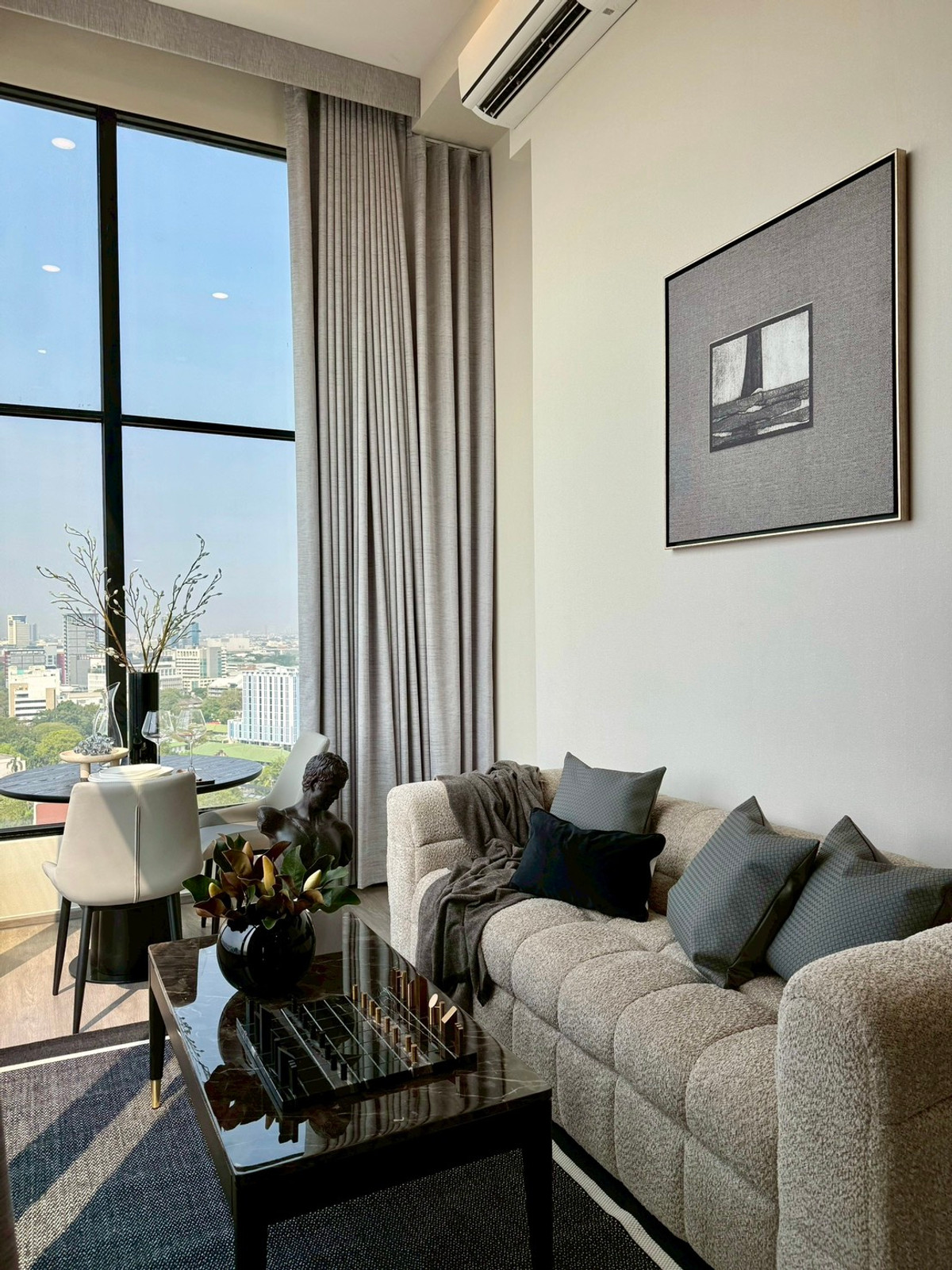 For RentCondoKasetsart, Ratchayothin : FOR RENT @ So Origin Kaset Interchange 📍 Kaset-Ratchayothin, next to the BTS, connecting 2 lines.