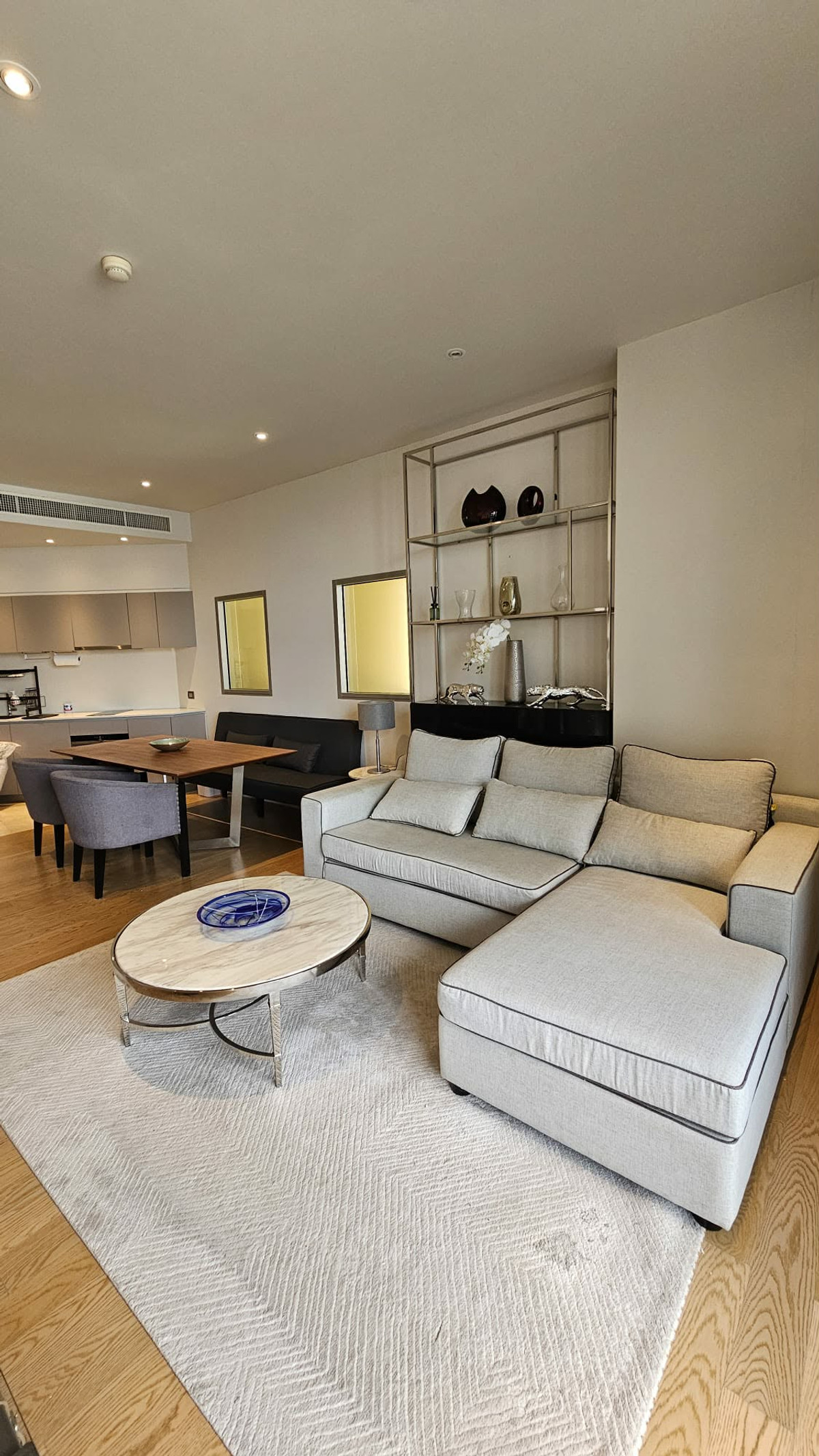 For RentCondoWongwianyai, Charoennakor : ⭐️ Magnolias Waterfront Residences ⭐️ 1 bedroom 79 sq m., luxury room, well decorated. Very beautiful view, ready to move