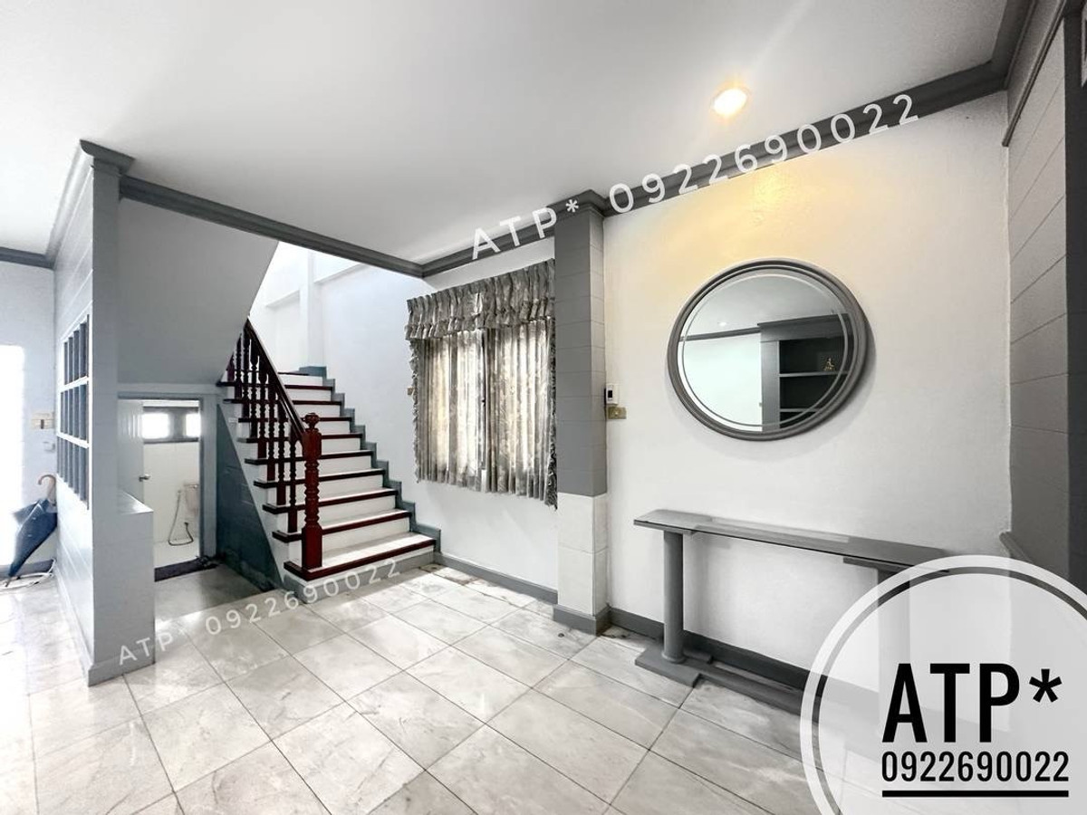 ให้เช่าทาวน์โฮมรามคำแหง หัวหมาก : **เช่า** บ้านทาวน์เฮ้าส์พร้อมเข้าอยู่ 27ตรว/3ชั้น/5นอน/3น้ำ/โถง+ครัว/5แอร์/2จอดรถ/เฟอร์ครบ @ รามคำแหง (หัวหมาก-หลังราม)