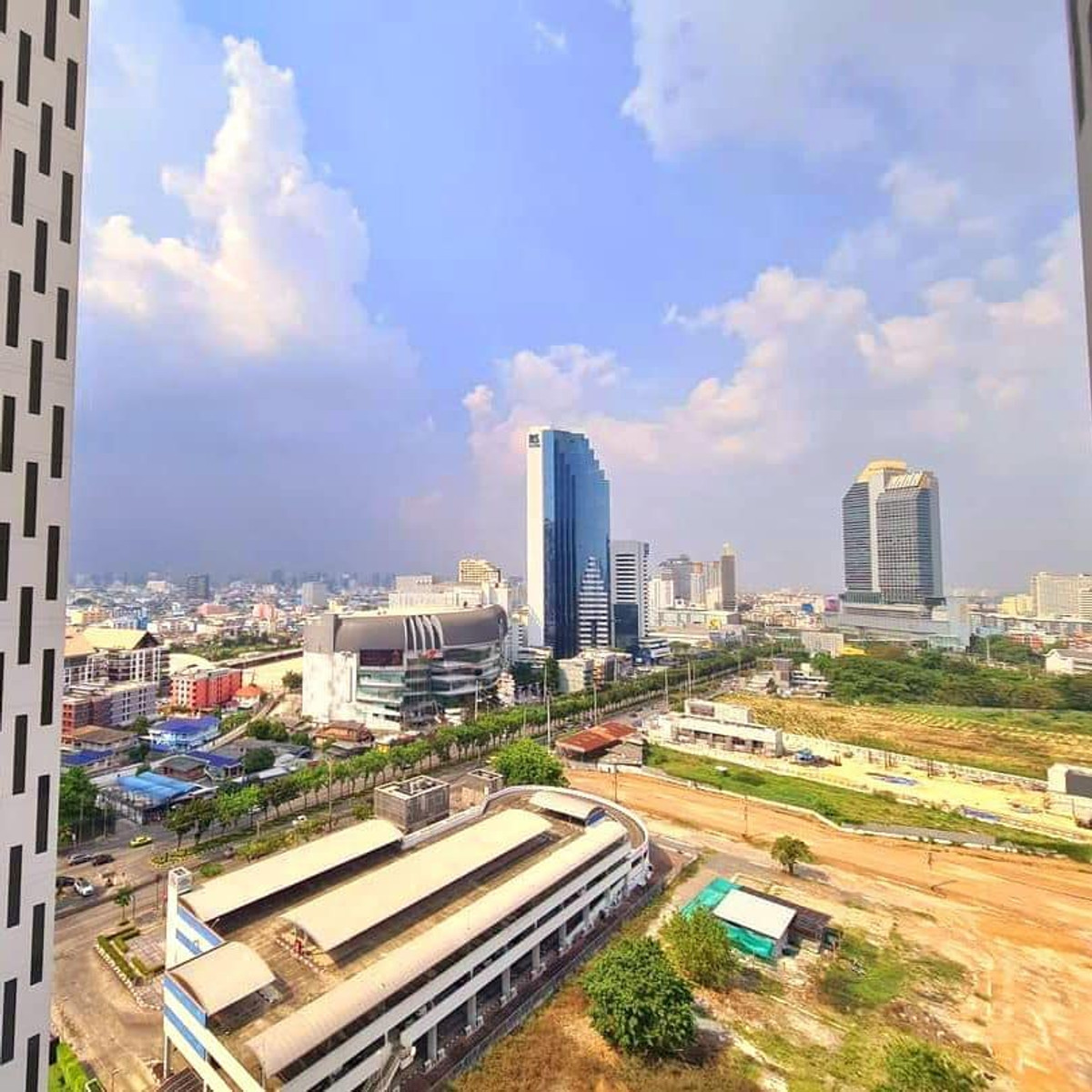 For RentCondoRatchadapisek, Huaikwang, Suttisan : +++Urgent rent+++ NOBLE REVOLVE RATCHADA ** Studio room size 24 sq m, ready to move in!!