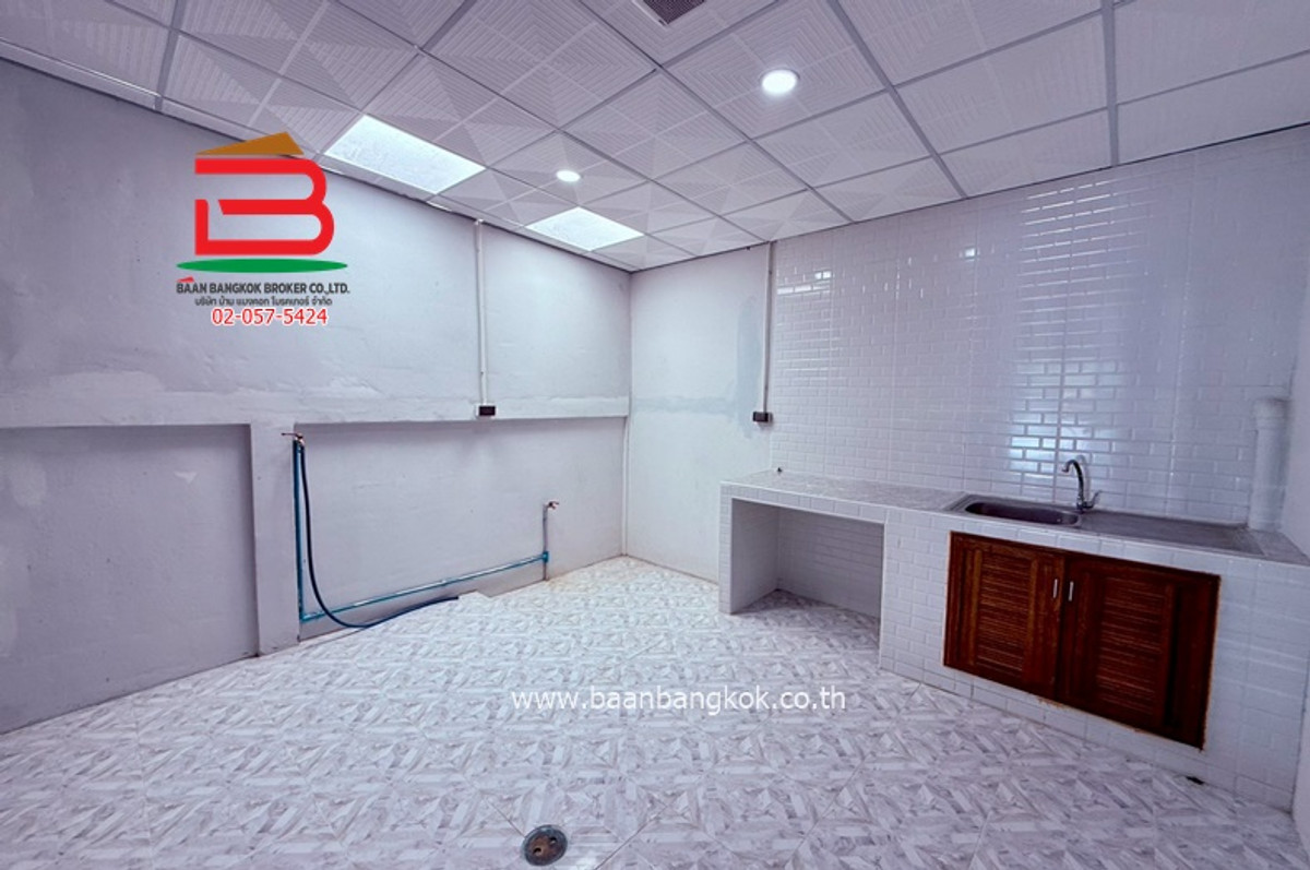 ขายทาวน์โฮมนนทบุรี บางใหญ่ บางบัวทอง : ทาวน์เฮ้าส์ พฤกษา 3 (ใกล้เซ็นทรัลเวสต์เกต) เนื้อที่ 16 ตรว. ตำบลบางคูรัด อำเภอบางบัวทอง จังหวัดนนทบุรี