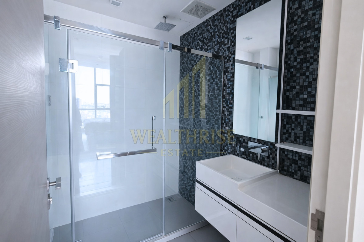 For SaleCondoSathorn, Narathiwat : Rare Unit! The Room Sathorn-Pan, large room, this price is very hard to find. Take care until the transfer day Can be rented out!! Tel. 063-6165390