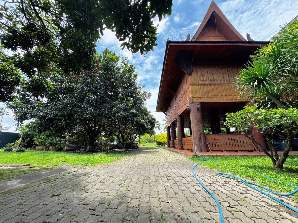 ขายที่ดินเชียงใหม่ : 95873 - ขายที่ดินพร้อมบ้านไม้สักทอง ใจกลางทำเลทองเชียงใหม่